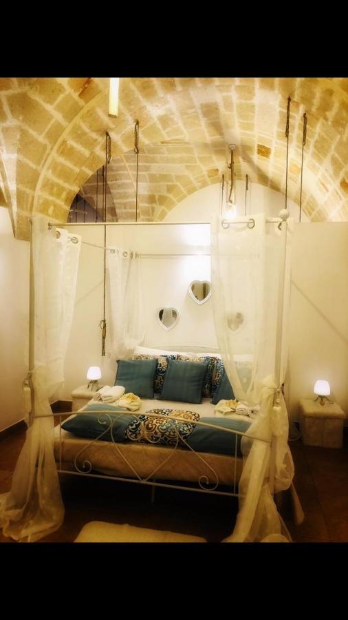 N&M Dimora Carrieri Luxury Bed and Breakfast Monopoli Exteriör bild